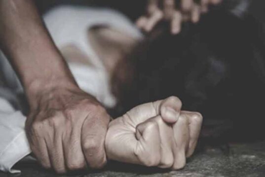 ननिहाल में रह रही युवती से 13 साल तक दुष्कर्म, ममेरे भाई पर गंभीर आरोप
