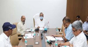 किसानों को रबी सीजन के लिये बिजली की पर्याप्त उपलब्धता सुनिश्चित करें : ऊर्जा मंत्री तोमर